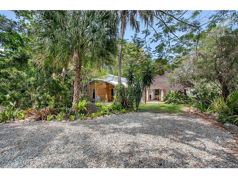 10 Strombus Ave, Trinity Beach QLD 4879