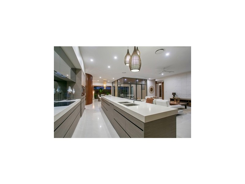 22 Litara Ct, Palm Cove QLD 4879