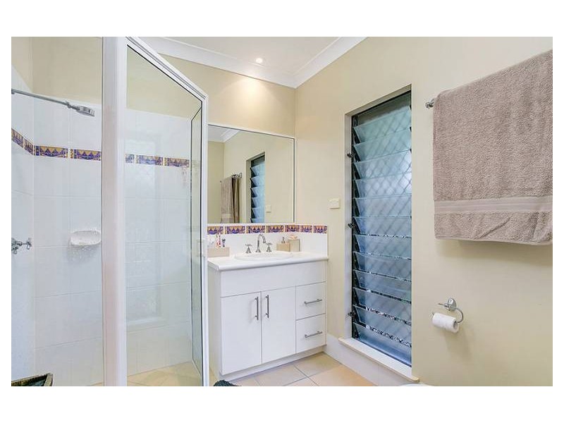 10 Howie, Kewarra Beach QLD 4879