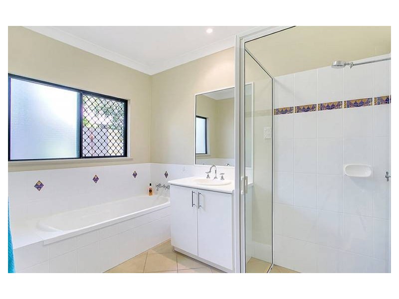 10 Howie, Kewarra Beach QLD 4879