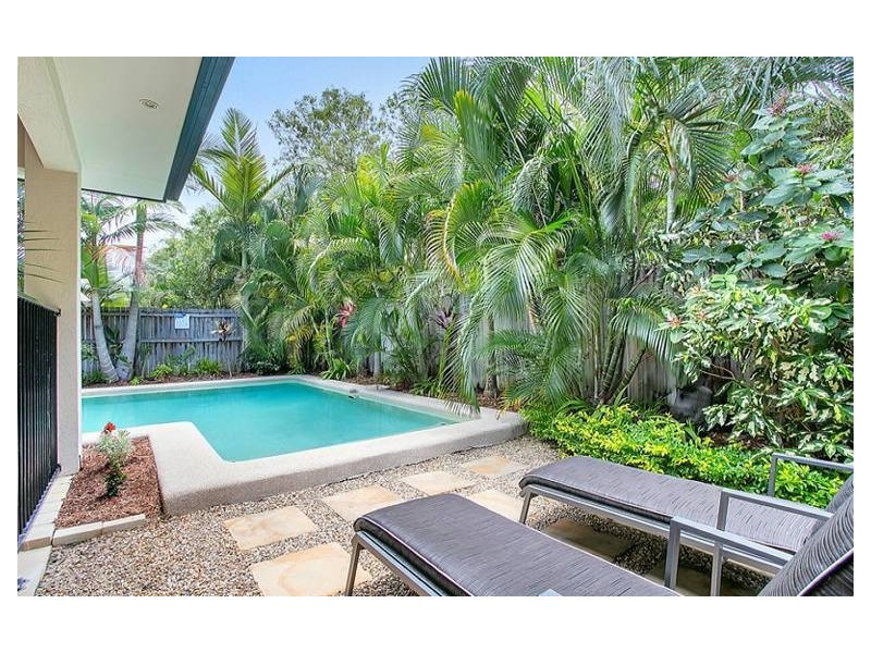 10 Howie, Kewarra Beach QLD 4879