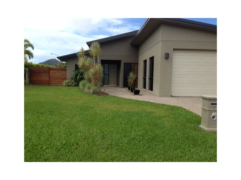 8 Montalbion, Smithfield QLD 4878