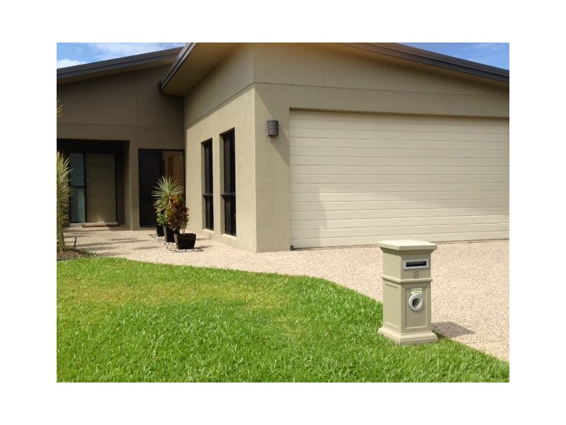 8 Montalbion, Smithfield QLD 4878