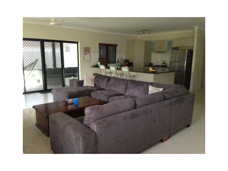 8 Montalbion, Smithfield QLD 4878