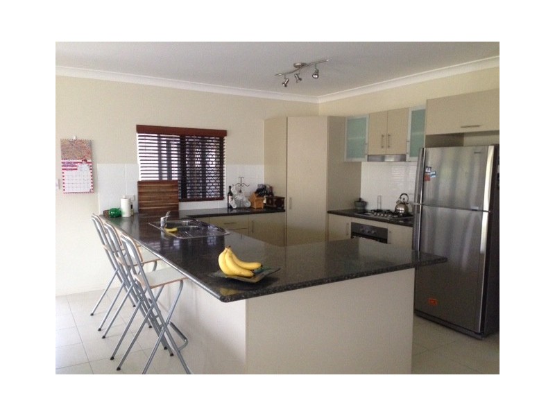 8 Montalbion, Smithfield QLD 4878