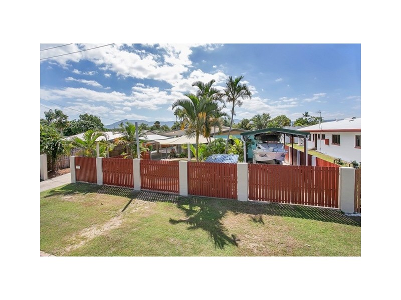 33 Clinton Street, Yorkeys Knob QLD 4878