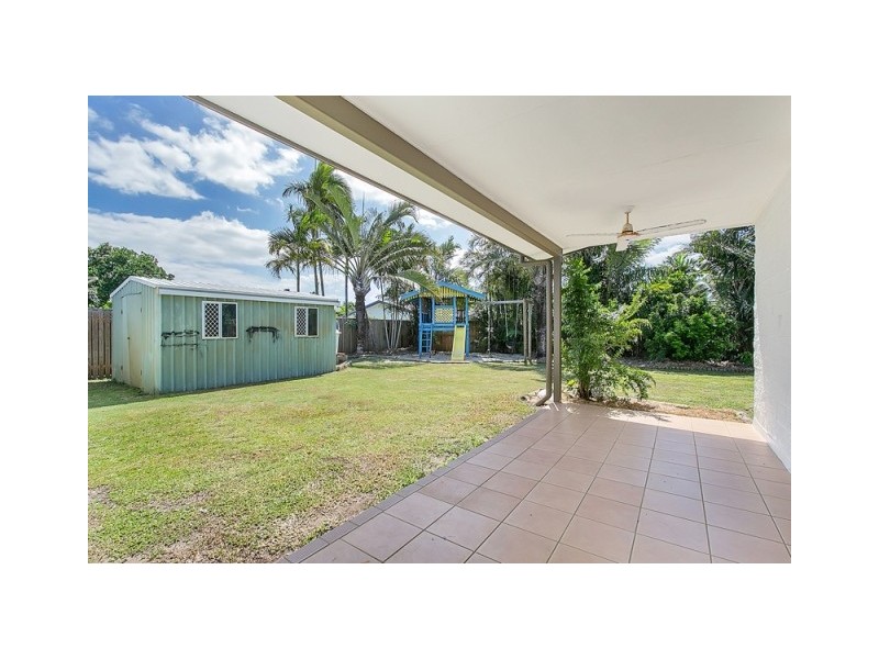 33 Clinton Street, Yorkeys Knob QLD 4878