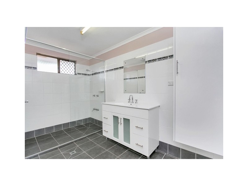 33 Clinton Street, Yorkeys Knob QLD 4878