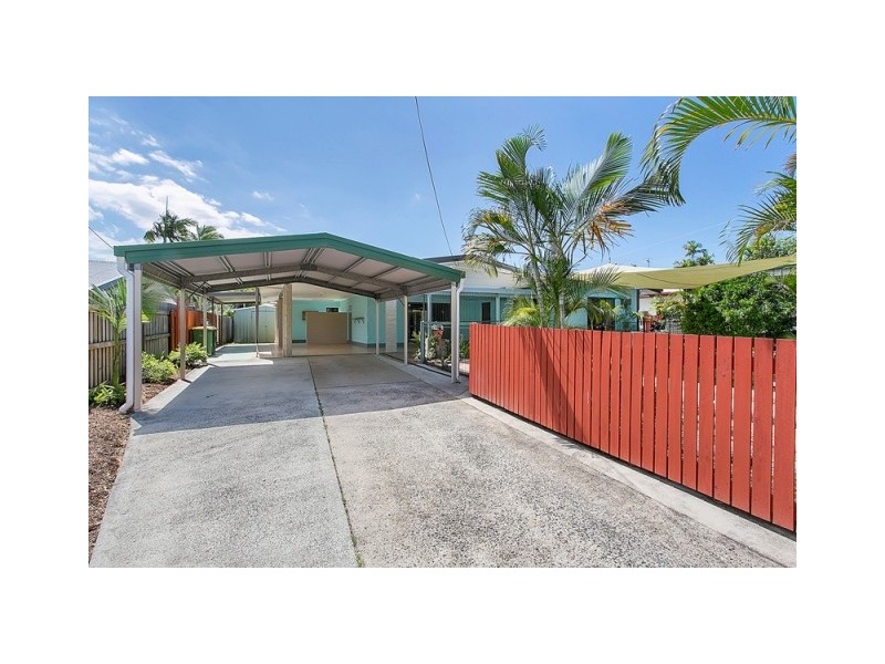 33 Clinton Street, Yorkeys Knob QLD 4878