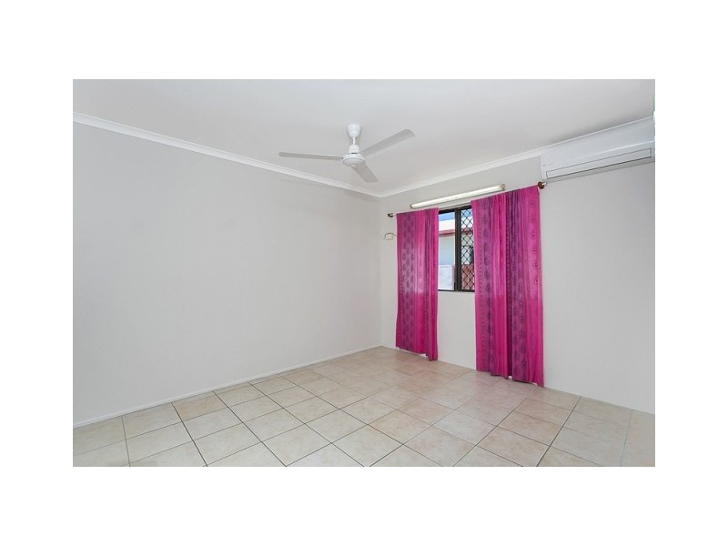 33 Clinton Street, Yorkeys Knob QLD 4878