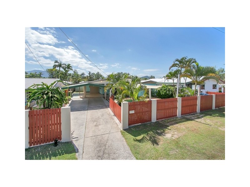 33 Clinton Street, Yorkeys Knob QLD 4878
