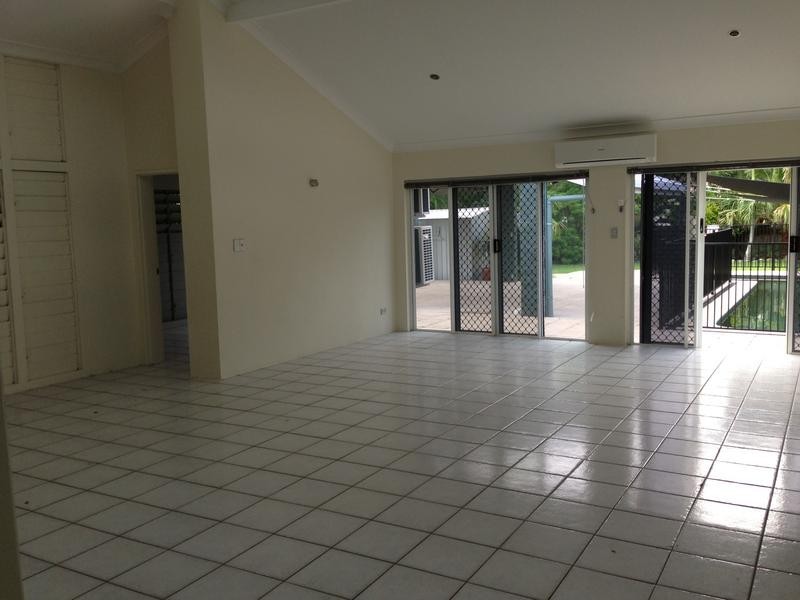 9 Brolga Street, Kewarra Beach QLD 4879