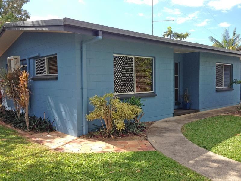 14 Almond Street, Holloways Beach QLD 4878