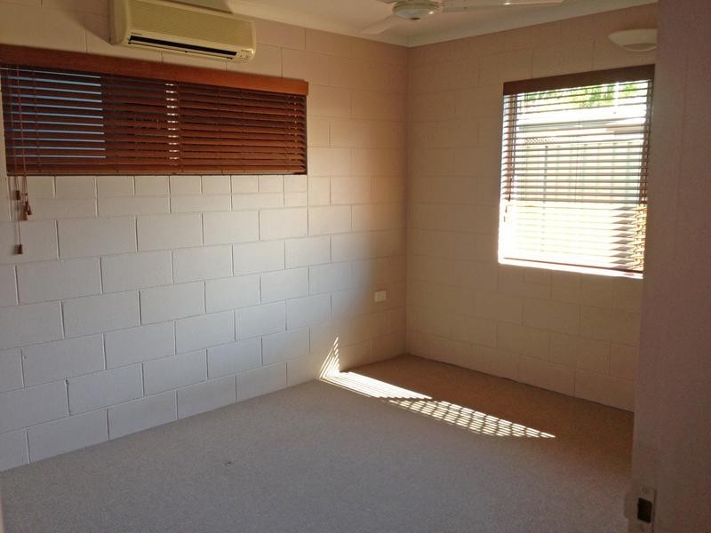 14 Almond Street, Holloways Beach QLD 4878