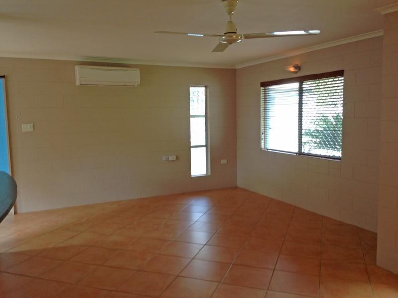 14 Almond Street, Holloways Beach QLD 4878