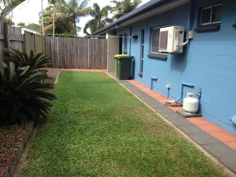 14 Almond Street, Holloways Beach QLD 4878