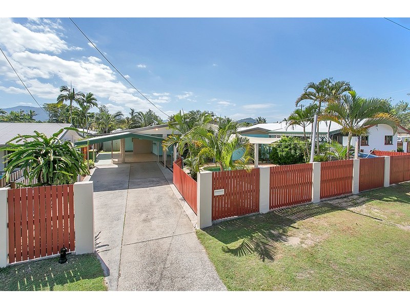 33 Clinton Street, Yorkeys Knob QLD 4878