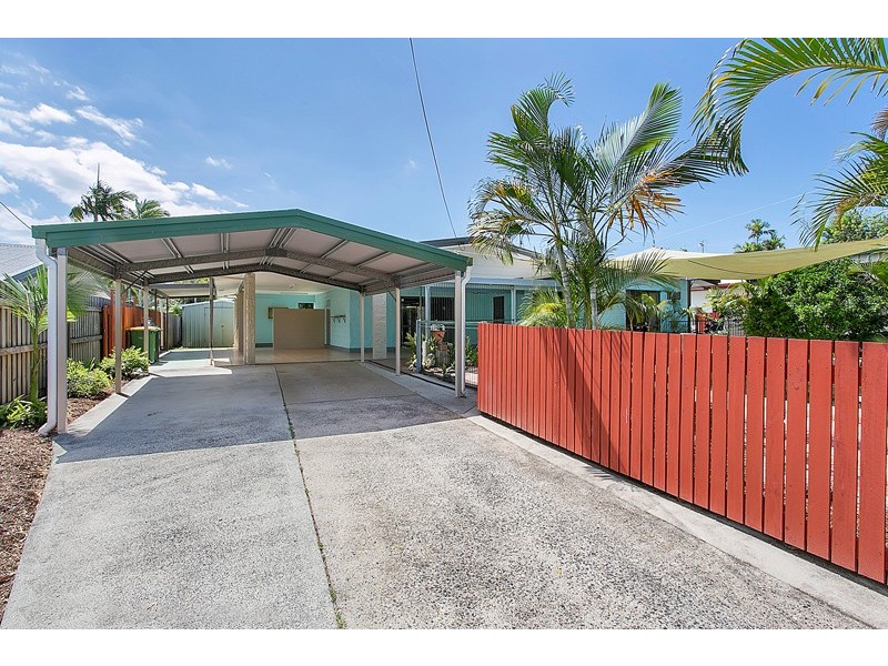 33 Clinton Street, Yorkeys Knob QLD 4878