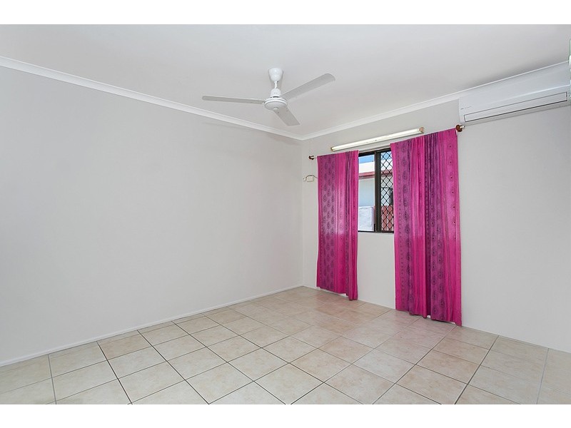 33 Clinton Street, Yorkeys Knob QLD 4878