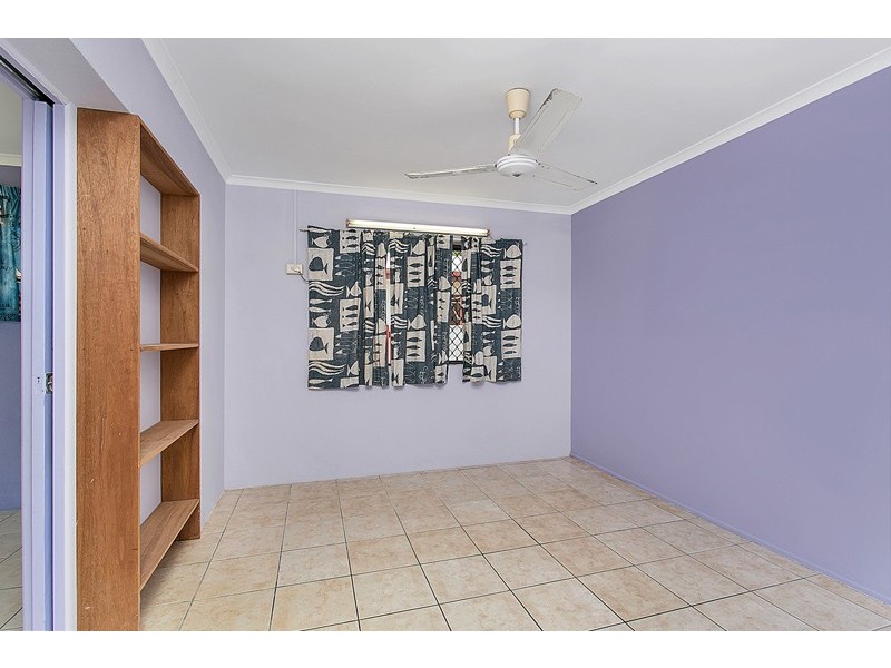 33 Clinton Street, Yorkeys Knob QLD 4878