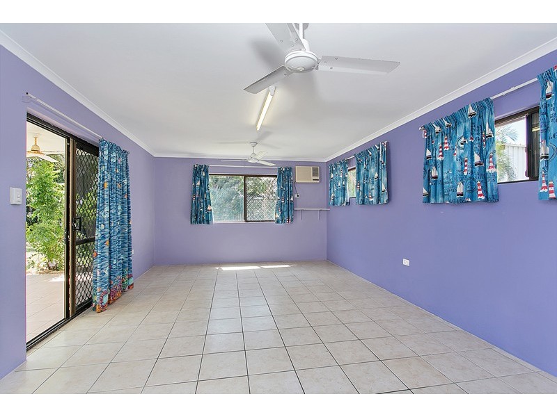 33 Clinton Street, Yorkeys Knob QLD 4878