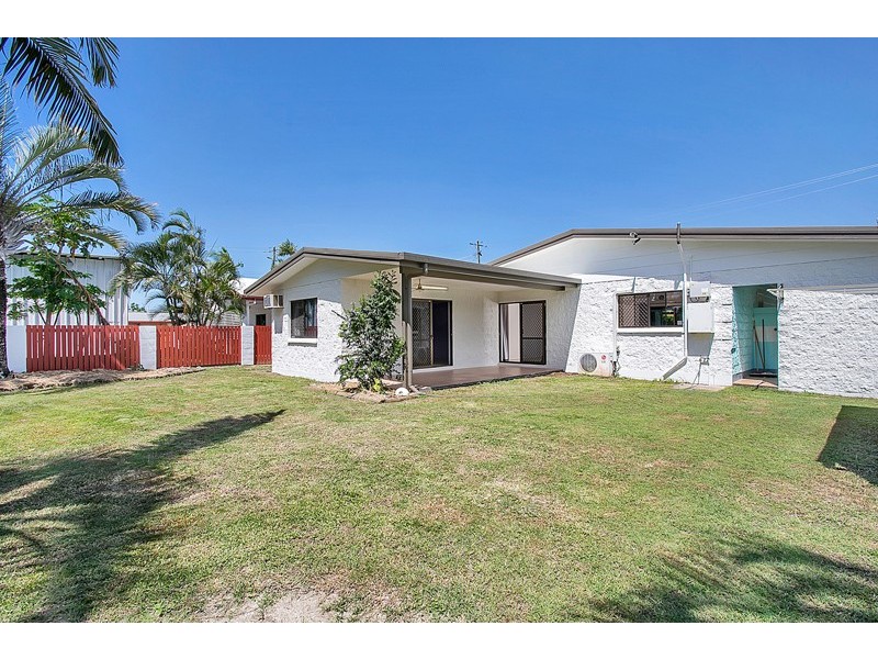 33 Clinton Street, Yorkeys Knob QLD 4878