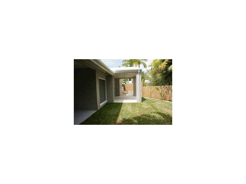 57a Cedar Road, Palm Cove QLD 4879