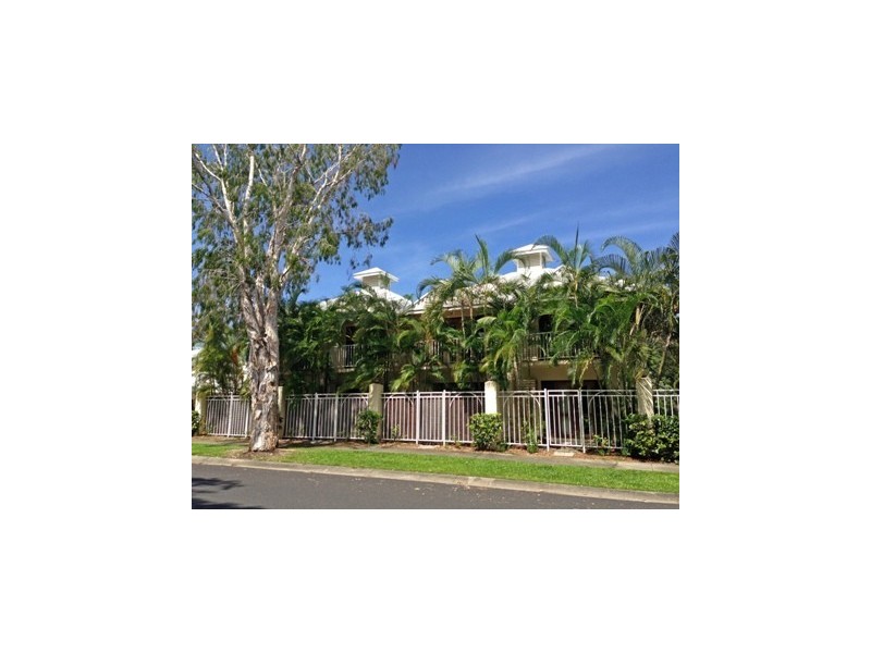 24 Oliva Street, Palm Cove QLD 4879