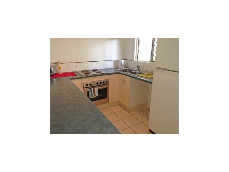24 Oliva Street, Palm Cove QLD 4879