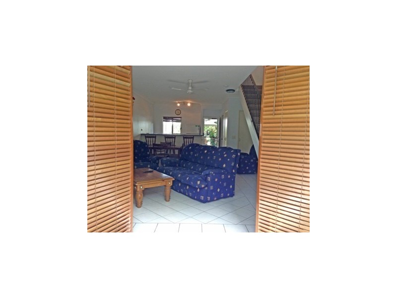 24 Oliva Street, Palm Cove QLD 4879