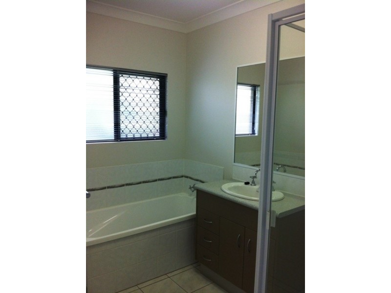 7 Imooya Place, Trinity Park QLD 4879