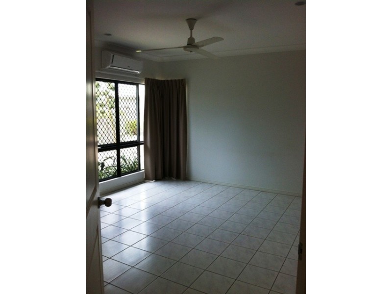 7 Imooya Place, Trinity Park QLD 4879