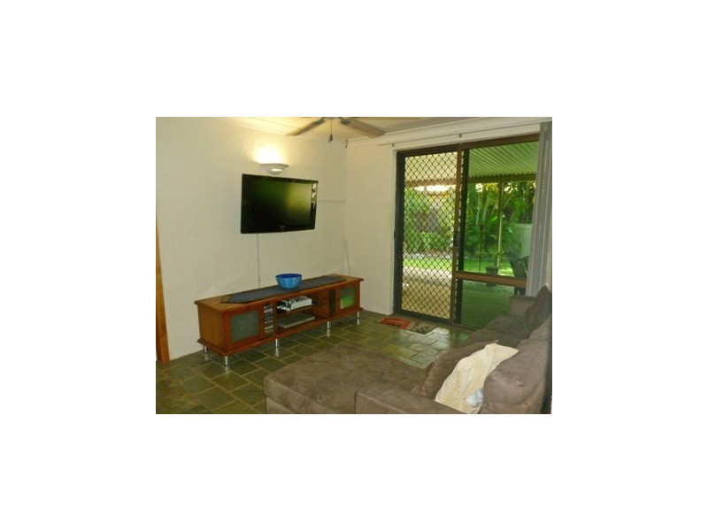 4 Debbie Street, Trinity Park QLD 4879