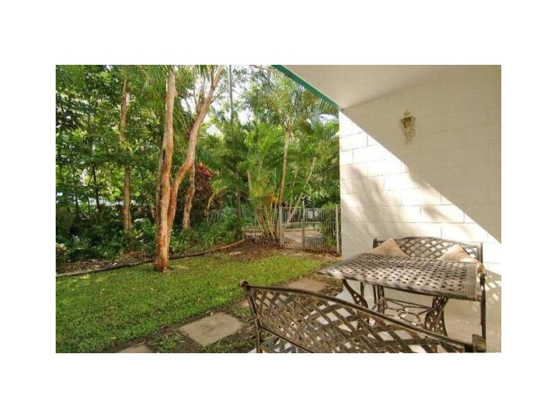 2/67 Moore Street, Trinity Beach QLD 4879