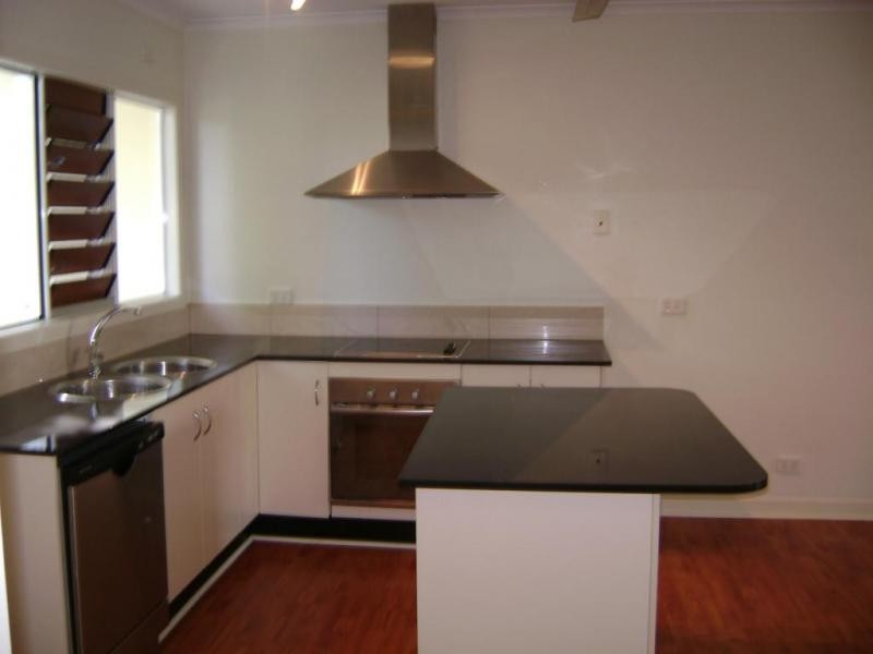2/15 Amphora Street, Palm Cove QLD 4879