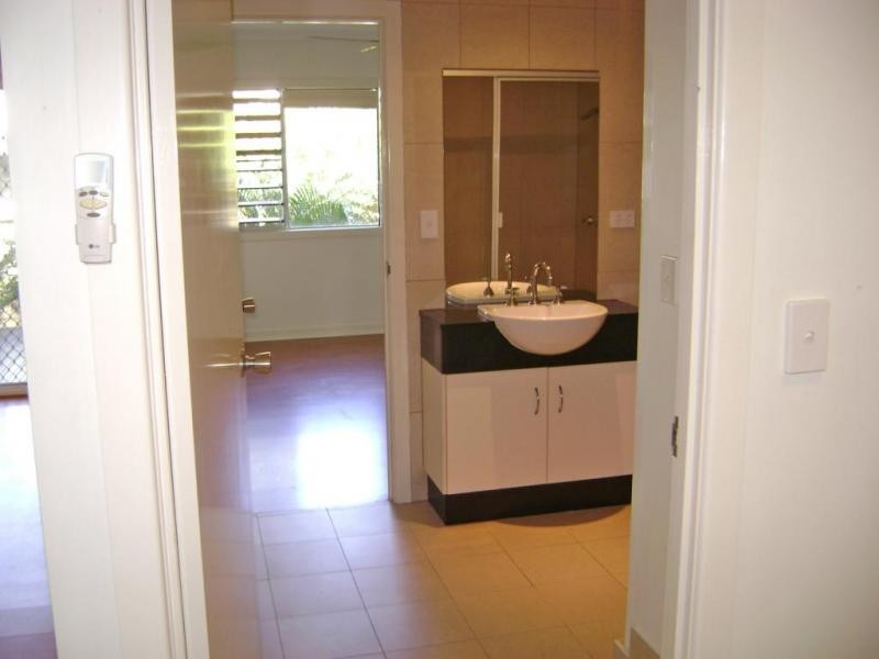 2/15 Amphora Street, Palm Cove QLD 4879