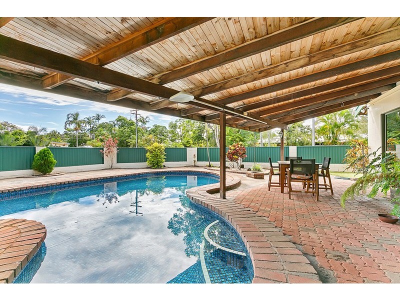 9 Tee Street, Yorkeys Knob QLD 4878