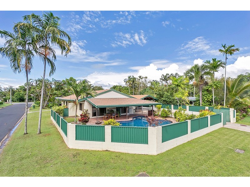 9 Tee Street, Yorkeys Knob QLD 4878