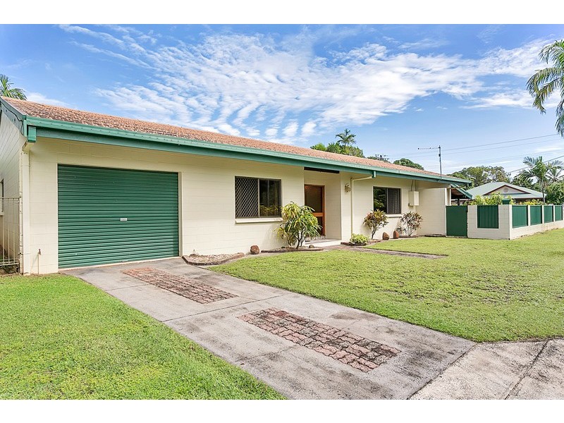 9 Tee Street, Yorkeys Knob QLD 4878