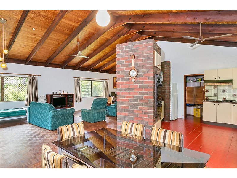 9 Tee Street, Yorkeys Knob QLD 4878