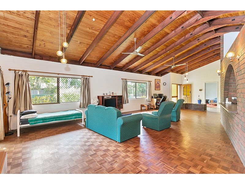 9 Tee Street, Yorkeys Knob QLD 4878