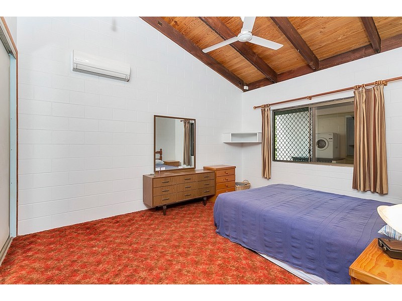 9 Tee Street, Yorkeys Knob QLD 4878