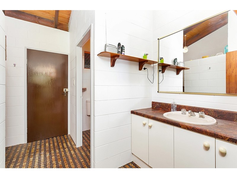 9 Tee Street, Yorkeys Knob QLD 4878