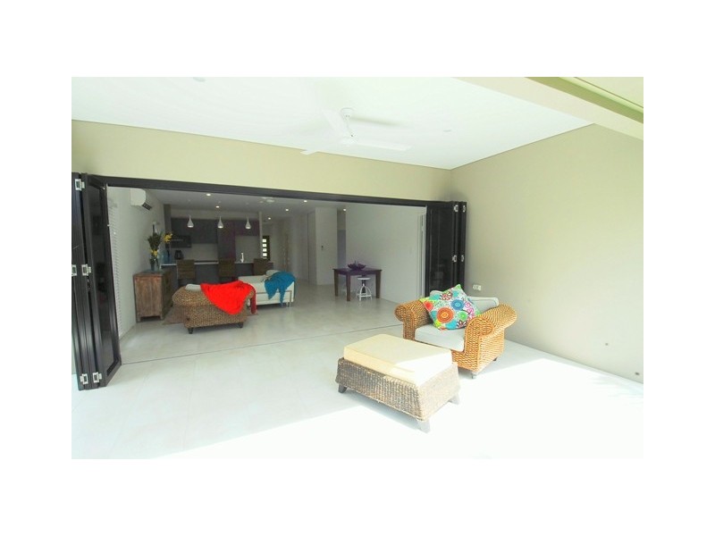 42 Moore Road, Kewarra Beach QLD 4879