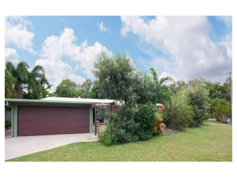 9 Bataan Close, Trinity Park QLD 4879