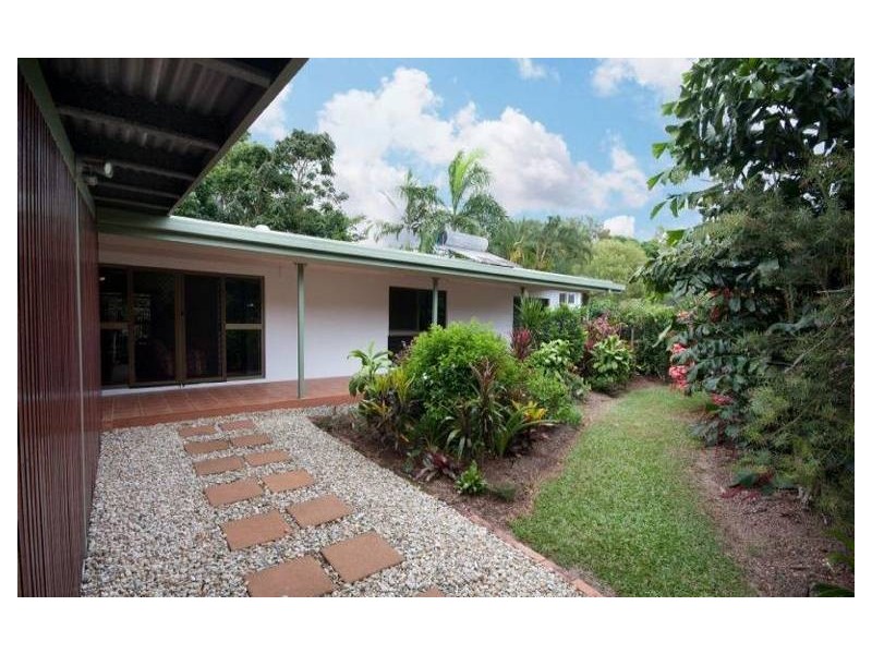 9 Bataan Close, Trinity Park QLD 4879