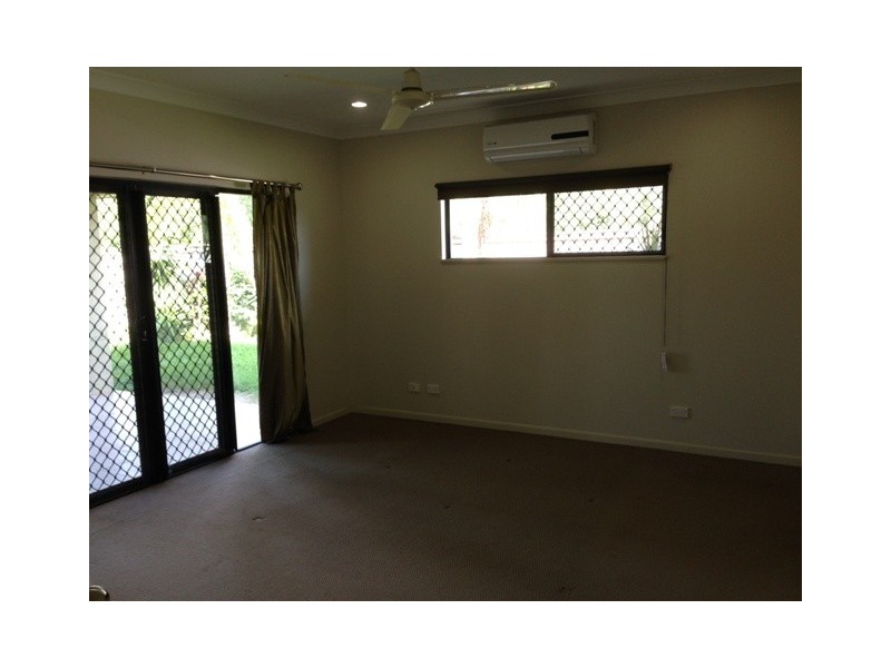 35 Seaways Street, Trinity Beach QLD 4879