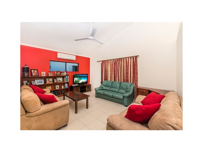 5 Kentia Street, Palm Cove QLD 4879