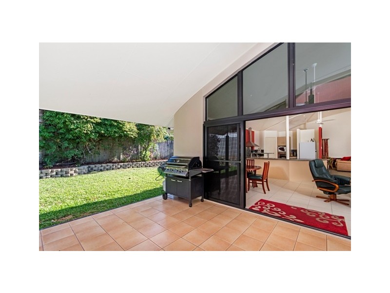 5 Kentia Street, Palm Cove QLD 4879