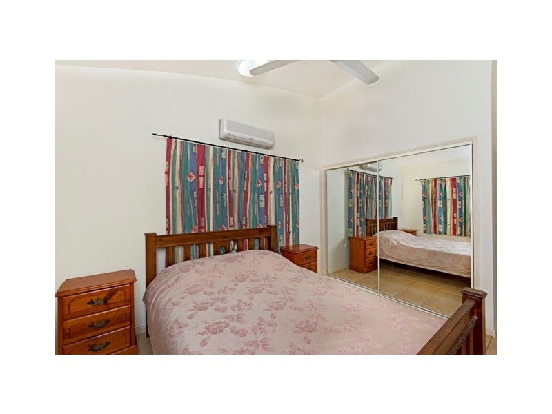 5 Kentia Street, Palm Cove QLD 4879